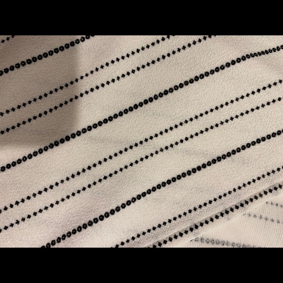 Flattering blouse! - Picture 2 of 3